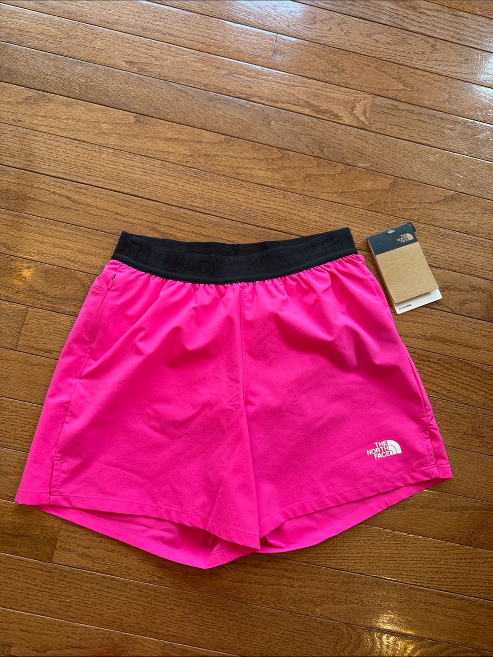 The North Face 🏔️ 🩷Wander Pink Glo standard fit shorts 5” inseam lined New!